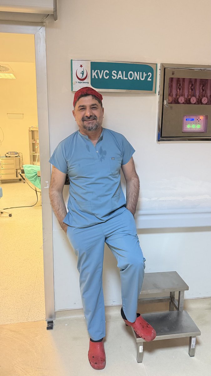 sezginDr's tweet photo. Günaydın dostlarım 
Haftanın son günü  7. Ameliyatımız aldık 
2 damar +aort kapak değişicek 
Güzel bir gün olsun 👌🙏🙏 https://t.co/NXis1qufwm