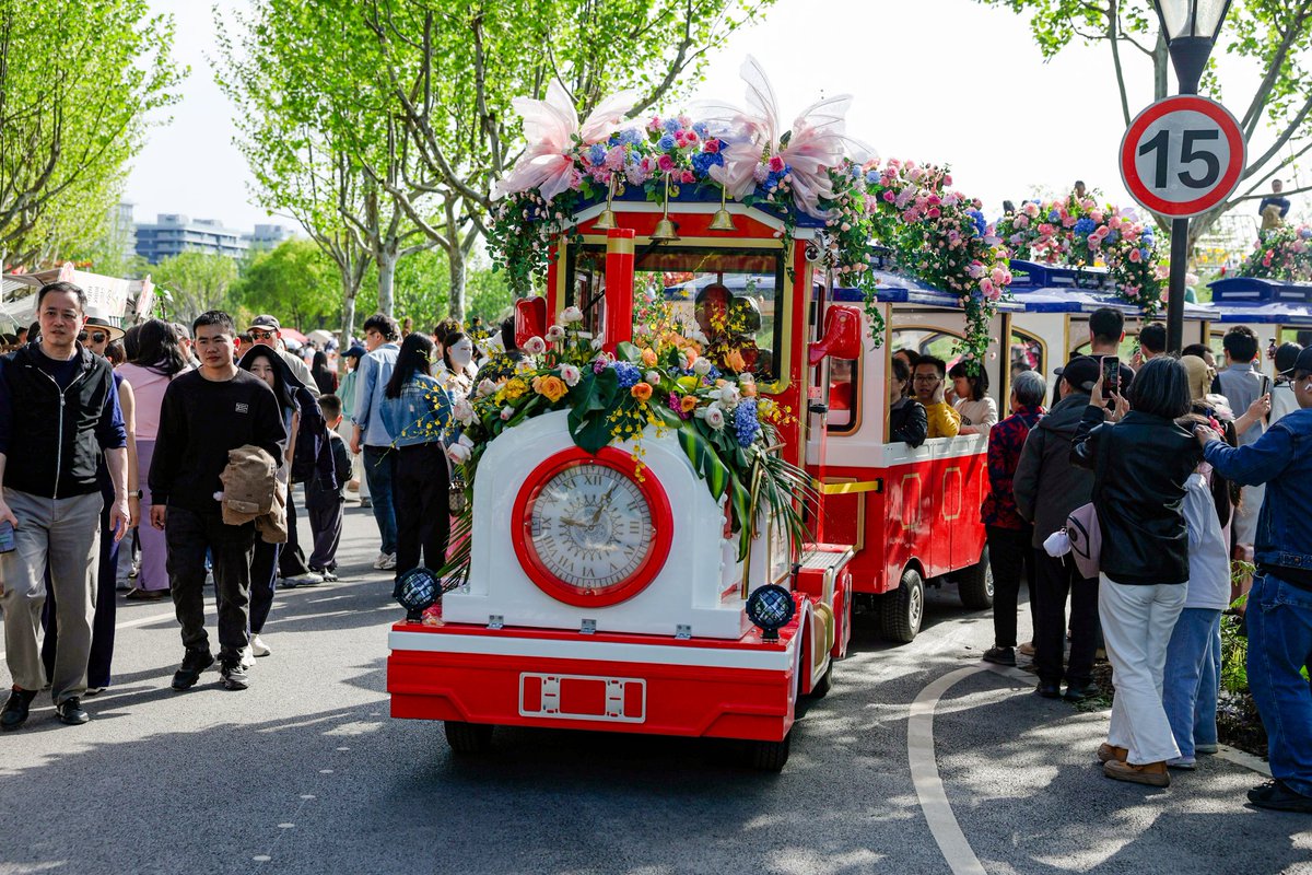 Rose42991316's tweet photo. Spring blooms in Shanghai.
Come embrace a global floral feast, where flowers speak the universal language of beauty. https://t.co/65OkyA6gnv