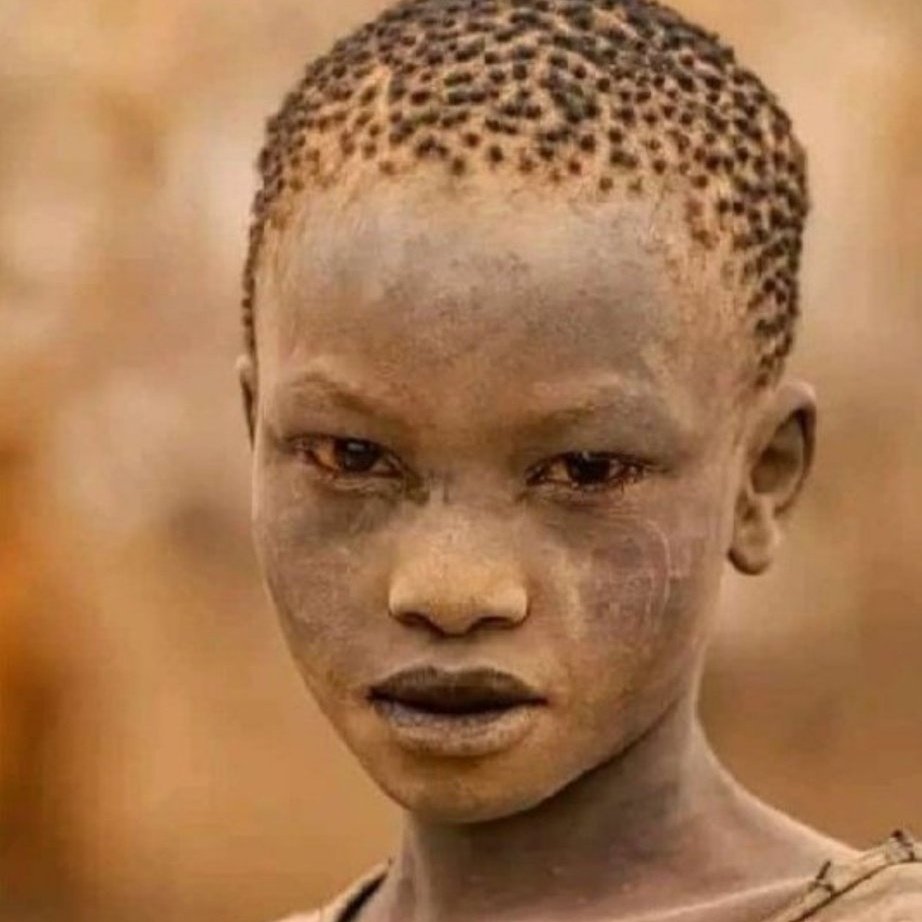 teeBhelekazi's tweet photo. @_NombuleloM Imamba ihleli phansi ibabuka kanje🤣🤣🤣🤣 earthly Queen uzobulawa ukusangana struuu https://t.co/wIJ2fNaQ7m