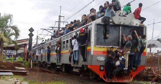 Dulu penumpang kereta 100x lebih biadab dan liar dan bebal daripada orang-orang motor di QRT ini. 

Dalam 5 tahun beres.

Secara behavior rakyat kita bahkan sudah lebih tertib dari Jepang, karena tidak ada orang mabuk.

Kita cuma butuh sistem bagus.