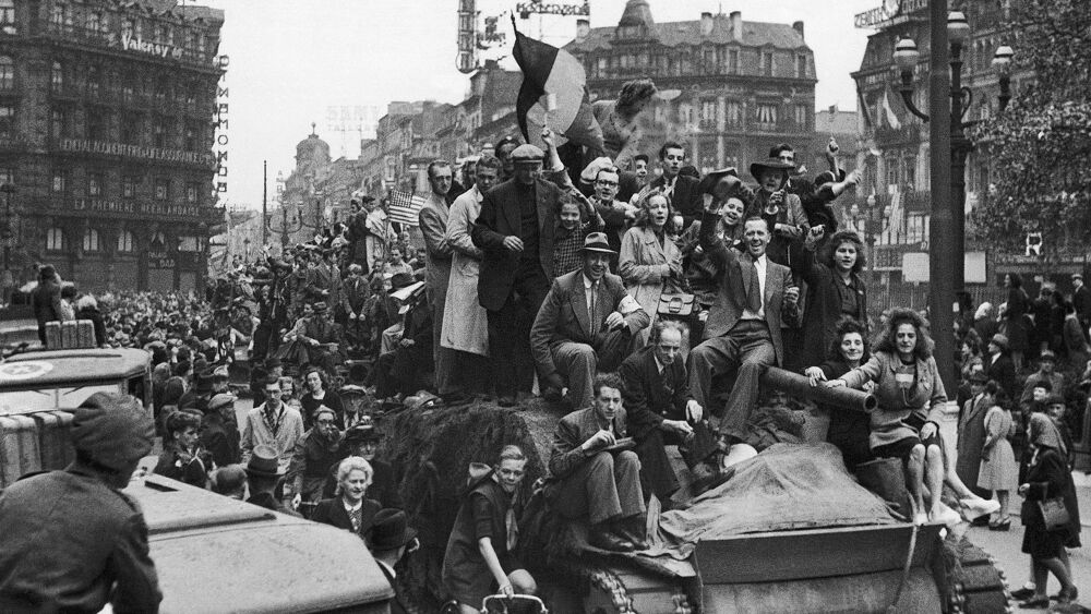 RudiHallet's tweet photo. 8 mei 1945: Victory in Europe Day.
#8mei
#LestWeForget https://t.co/FQhEr1LLpr