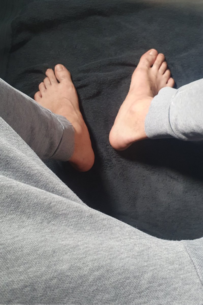 ldnzone's tweet photo. #Friday #feet #bro #batebro #London #dllondon #bilad #dl #hairy #wank #batebuddy #bator #jerkmates #Chillbate #mixed #bi #jerkoff #batemate #tradie https://t.co/YWxzMo1IBm