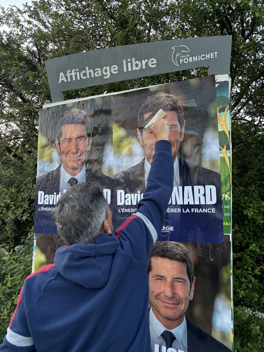 anzyleduc's tweet photo. 🇫🇷 8 mai — La liberté ça se défend aussi dans les rues !
Ce matin, collage d'affiches David Lisnard en Loire-Atlantique 💪
Envie de nous rejoindre ? Nouvelle Énergie 44 recrute !
📩 En MP
#8Mai #Liberté #NouvelleÉnergie44 @davidlisnard #NE #nouvelleenergie #labaule @VilleLaBaule https://t.co/DrMroXugDA