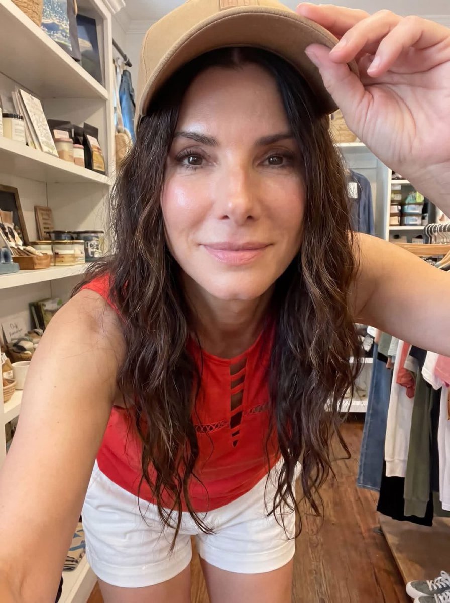 Sandra Bullock Fans Page tweet media