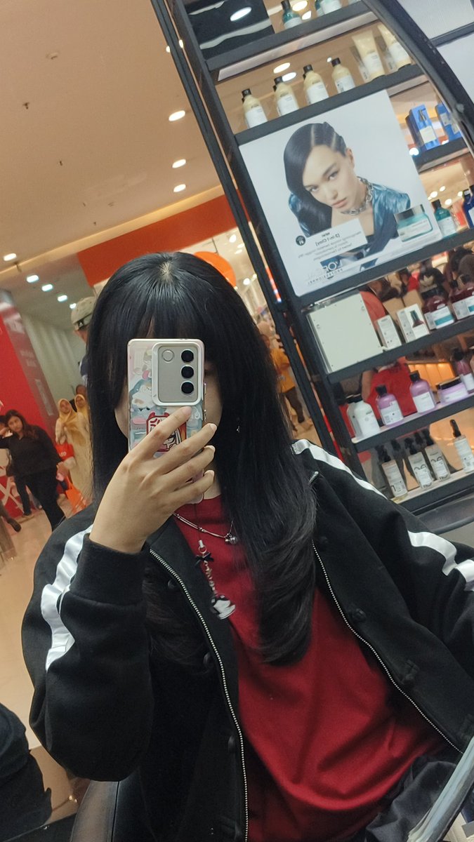 wupipap's tweet photo. Br brp hari potong rambut
Udah kangen rambut panjang :(

Ini ak abis dipendekin segini ges https://t.co/YfjNAC9W3p