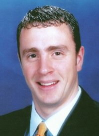 On September 11, 2001, 24-year-old Welles Remy Crowther was working on the 104th floor of the World Trade Center’s South Tower when Flight 175 hit the building.

He was trapped 27 floors above the impact zone a place almost nobody survived.

But instead of only trying to save