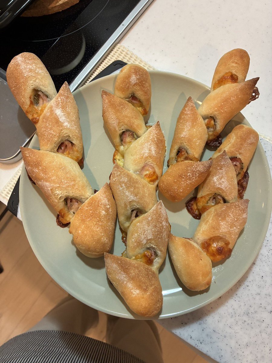 TW_CB_numa's tweet photo. 久しぶりの投稿✨
最近はバイクに乗らず
(もう乗れない🥲)
米粉でパンを
作るのが趣味🥖🍞🥐 https://t.co/X3bXkIRqz4