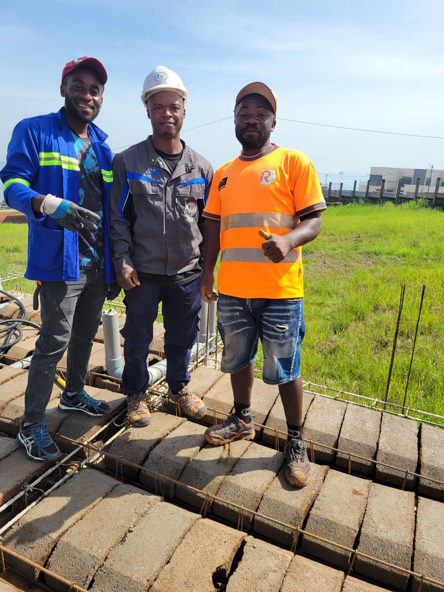 YinyuD's tweet photo. My own kind people 
Man di dirty like pig 🐖 for palava clean money 

Just call 654351344
For you Construction project https://t.co/hMbkQYiqpo