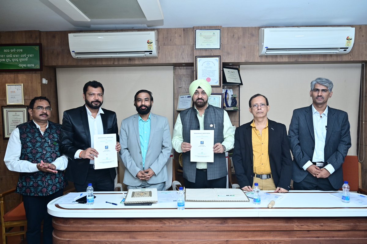 KIITUniversity's tweet photo. We at KIIT are delighted to announce the signing of a Memorandum of Understanding (MoU) with QuantVeda, marking a significant step towards advancing innovation, Quantum Computing, Artificial Intelligence, research, and industry-academia collaboration.

This partnership aims to create future-ready learning opportunities for students and professionals while fostering impactful research, AI-driven innovation, and technology-led initiatives for the evolving digital ecosystem.

The occasion was graced by distinguished dignitaries, including Dr Gnana Prakash Neelakantachari, Founder & MD, QuantVeda; Sridhar S, AI Program Head; and Raja Pradeep K K, Director & CGO, QuantVeda.

Together, KIIT and QuantVeda look forward to driving meaningful innovation, strengthening research ecosystems, and empowering the next generation with cutting-edge technological expertise.