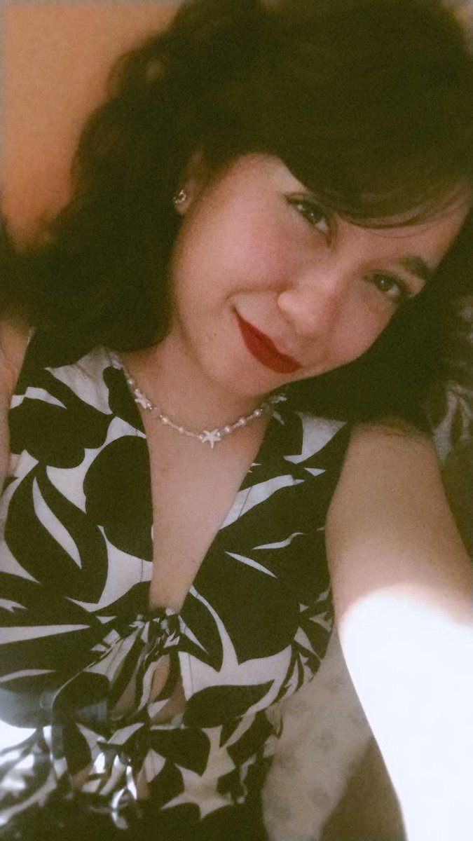 Nathaly🦦 tweet media