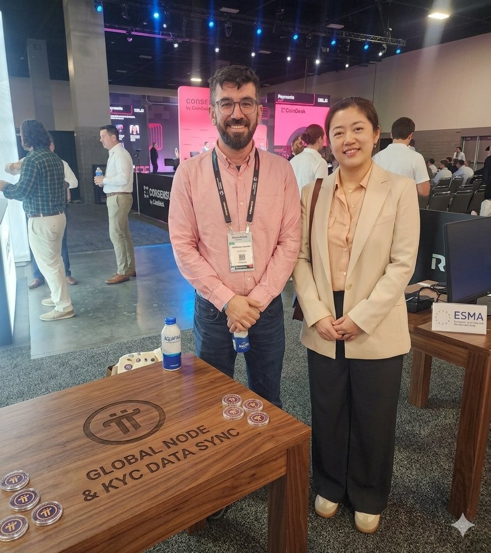 🌐 The world tends to judge a person by their appearance, but history is written in silence. Looking at Nicolas and Chengdiao Fan 👀 
I see the hearts of teachers and friends rather than typical tech CEOs. Pi Network is more than just crypto; it embodies their shared philosophy:
