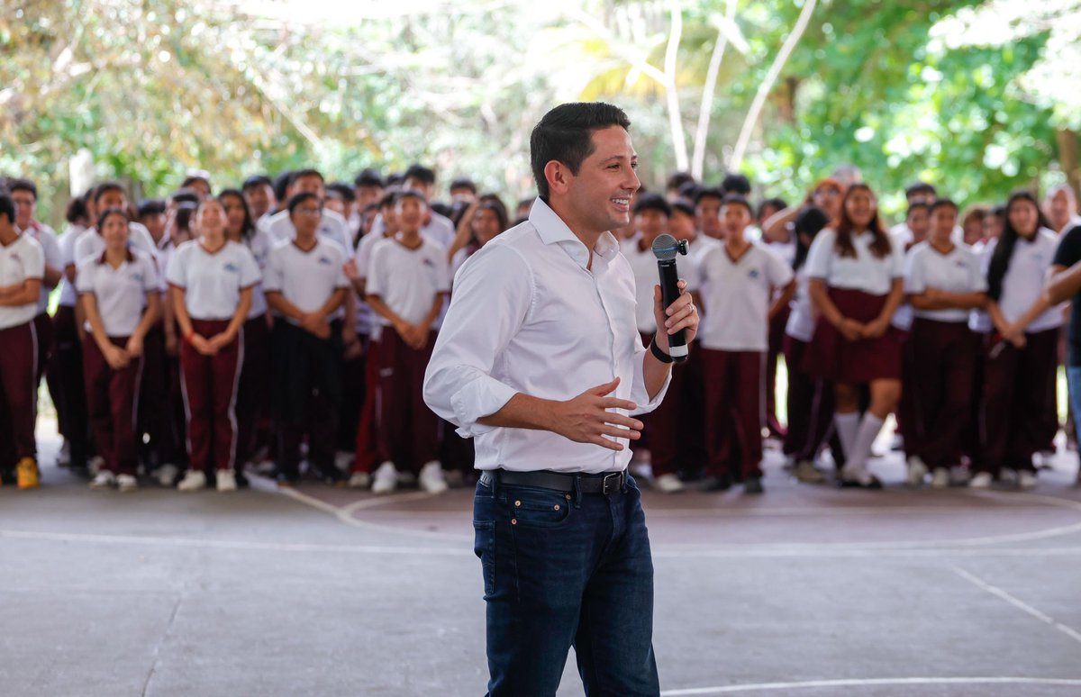 sur_roo's tweet photo. #Cozumel || @RenanSanchez_  ARRANCA EN COZUMEL PROGRAMA DE PREVENCIÓN DESDE LAS ESCUELAS https://t.co/VDfRJRJqZr https://t.co/TTk9AZi4cu
