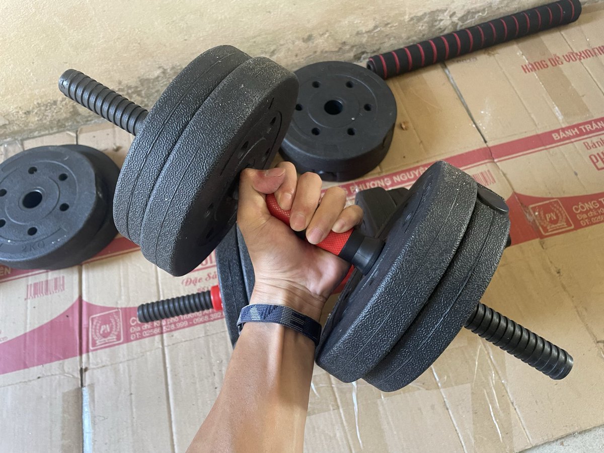 TuyenKing's tweet photo. Gym at home https://t.co/MWK7mDfoA7