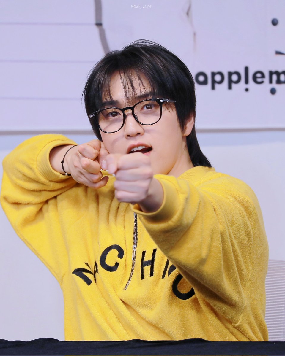 To_SANDEUL0320's tweet photo. 260507 MINI ALBUM 'SET' 애플뮤직 팬싸
Save me you're my CPR💘
#B1A4 #산들 #삼돌 #SANDEUL #SAMDOL #가위바위보 https://t.co/Jr8txOIaLx