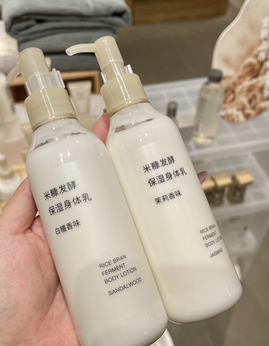 dheyulll's tweet photo. Guys aku belinyaaa di toko ini yaa.. hati-hati di shopee banyak yg palsu, biasanya aku beli di toko ini👇🏻
💌https://t.co/g2KYYQxNzZ

Muji tuh emg bagus bgt even sabun nya jg bikin lembut kulit 😭👍￼ https://t.co/pLn82OErCz
