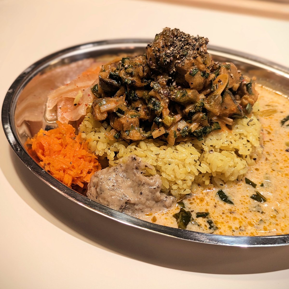 NICO CAFE
カツオの辛子マリネ　鯛と小松菜のクリームカレー