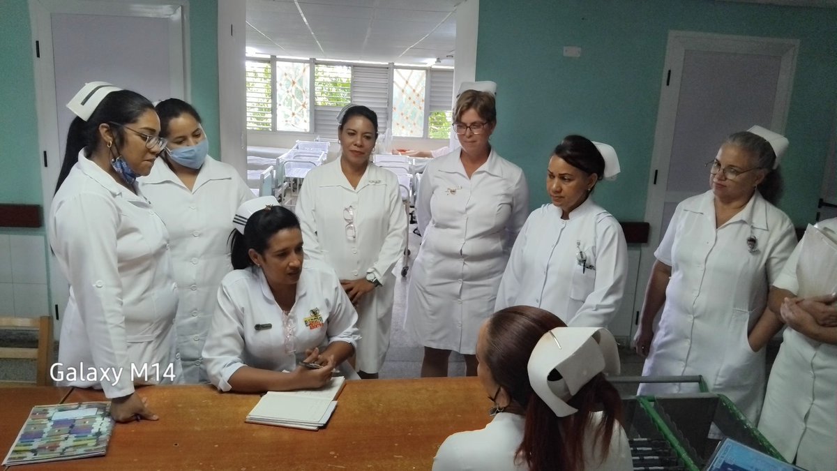 RCCarracedo75's tweet photo. A quienes con entrega, vocación y humanismo cuidan cada vida, cada sonrisa, cada latido. A ustedes, que en hospitales, consultorios, comunidades y hasta donde haga falta, demuestran que la salud es un derecho y un acto de amor. #enfermeríacubanaesresilienciaprobada https://t.co/NLvTITFocn