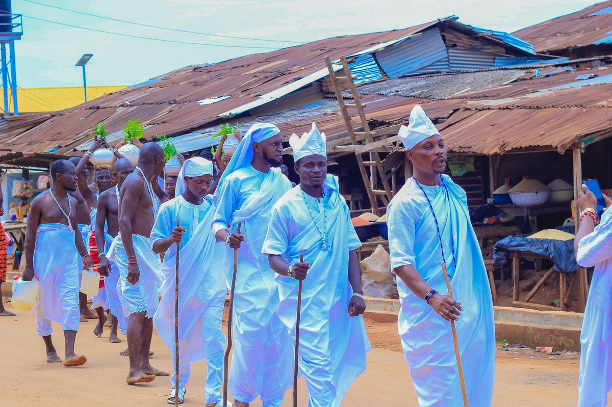 Ado-Odo Begins 2nd Coronation Anniversary Rites with the Fetching of Ìjí Water

There is a quiet power that comes with tradition, one that binds the past to the present and prepares a people for what lies ahead. That spirit came alive in Adó as the Adherents of the Ìṣẹ́ṣe/Ifá
