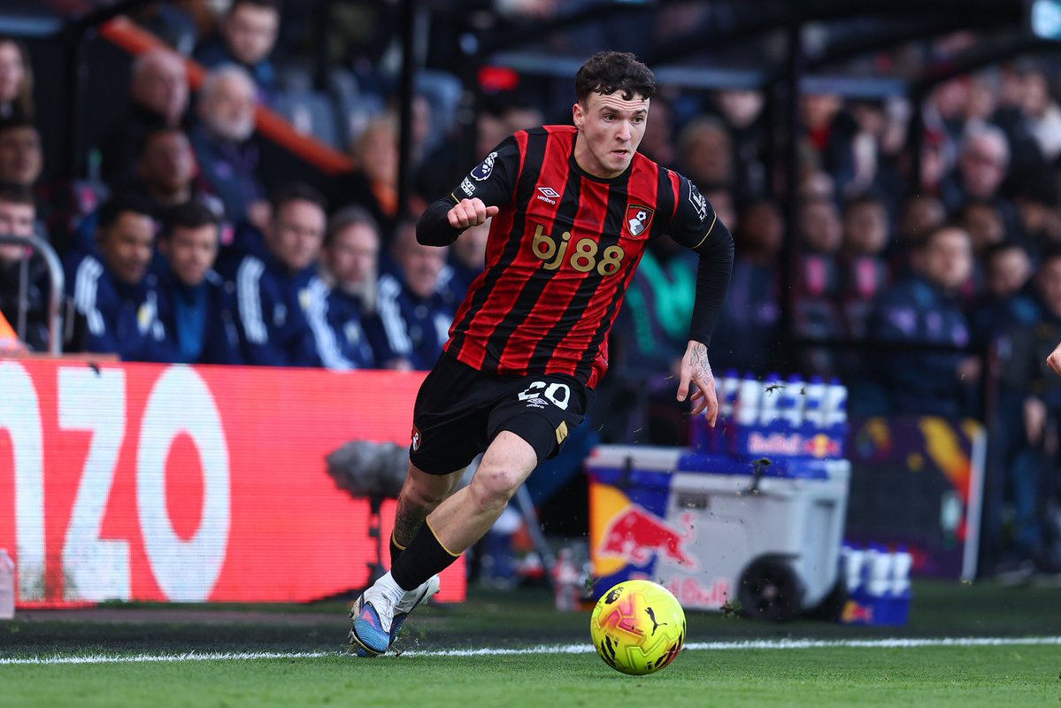 🚨🚨 Alex Jimenez 🇪🇸 est EXCLU du groupe de Bournemouth ! ❌

Le club a agi après des leaks vérifiés montrant que l’Espagnol parlait à des filles 15 ans sur Instagram. 😳