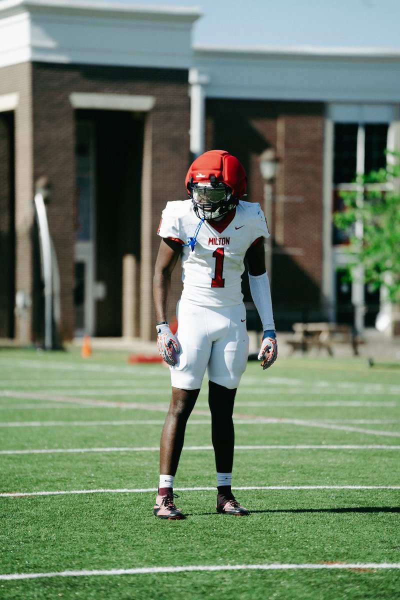QuentaviousJr's tweet photo. Spring work ‼️‼️@CoachBenReaves @OCCoachJack @CoachWillyMath  @LonnieEstes @CoachCiarletta @TheUCReport @MiltonEagles_FB @ChadSimmons_ @JeremyO_Johnson https://t.co/oQoeZ33leC