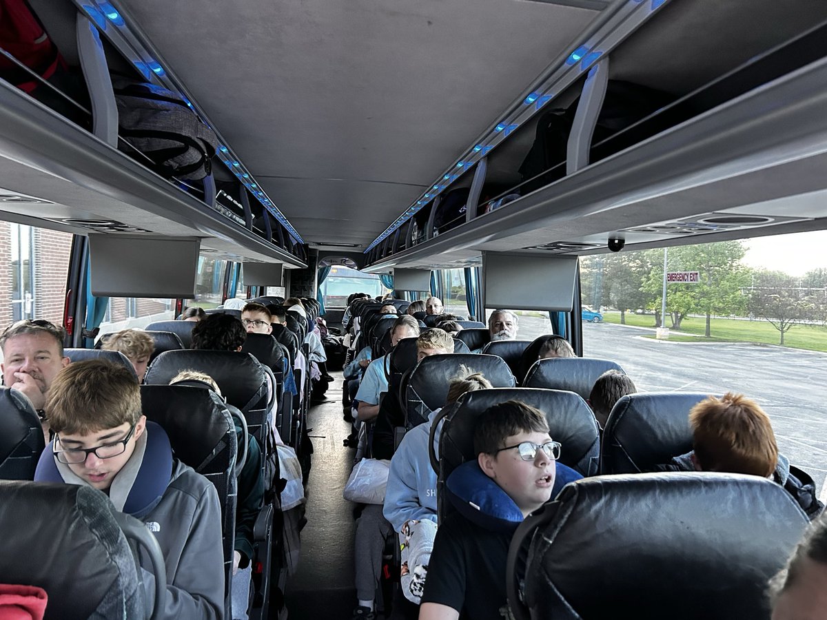 WillsonMiss's tweet photo. Bus #4 is heading to DC!  @NobSchools https://t.co/Af26Ika0mO