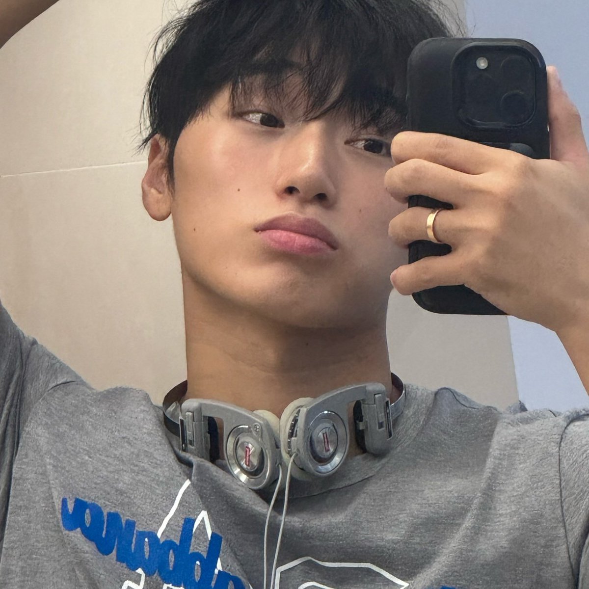 JWY safe place tweet media