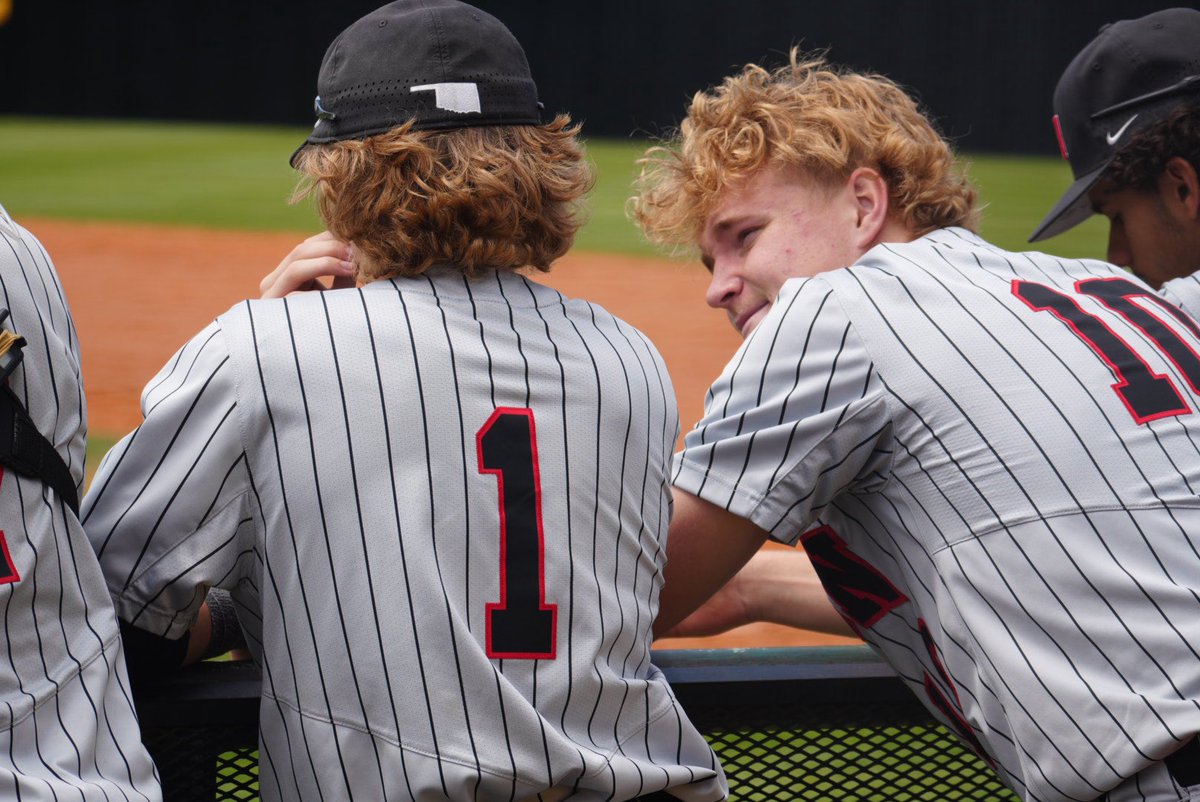 Union_Athletics's tweet photo. Wednesday signified the end of an era at the OSSAA Class 6A regional tournament in Sand Springs for five graduating seniors on the Union Baseball team. Thank you seniors and good luck on the journey that lies ahead! 🎓 https://t.co/E3BU0KkuYS