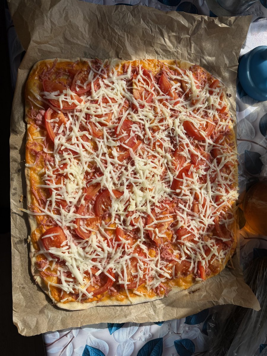 Как обычно у родителей, из того что было приготовила 🍕