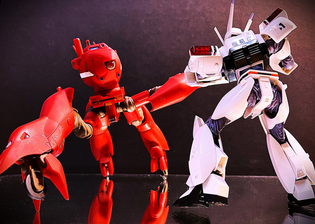 box603's tweet photo. タカアシガニVSイングラム(´▽｀)
必殺クラブマンハイレッグキック！ ：1/60 モデロイド
 #パトレイバー #MODEROID https://t.co/KbEqUHU1oP