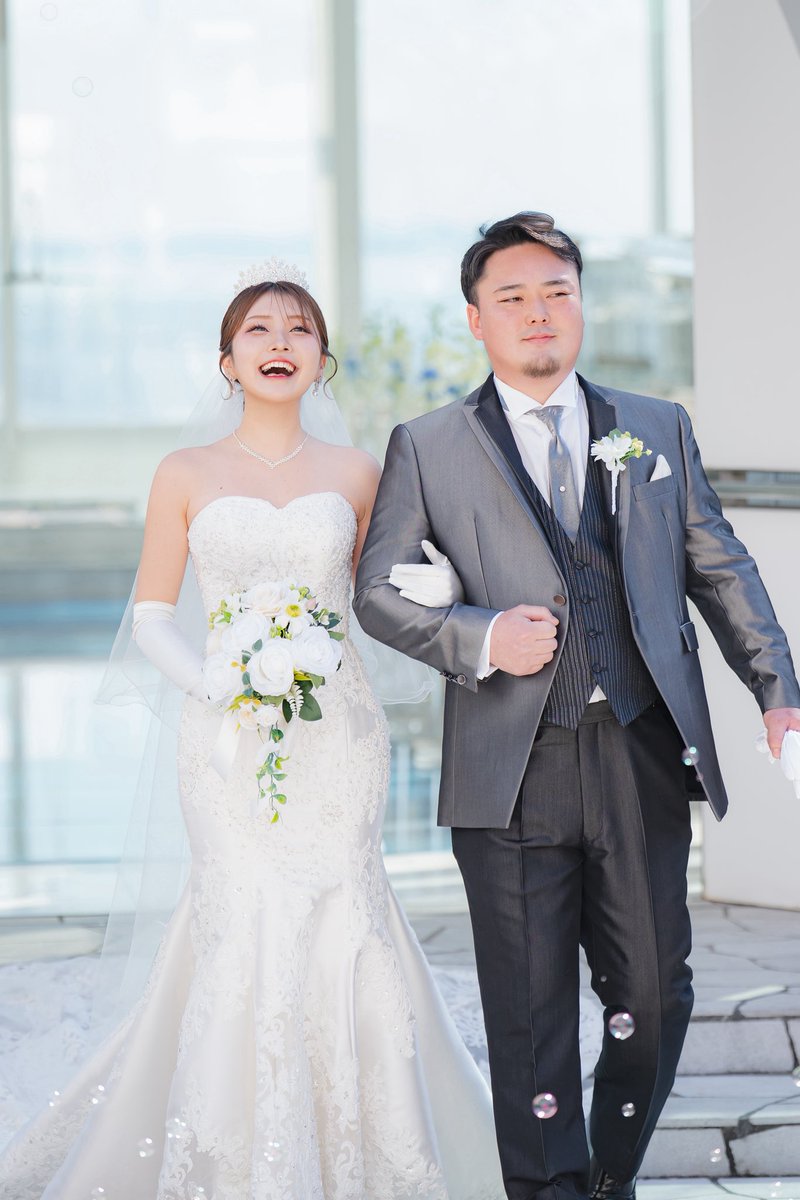 Pinocbr250rr's tweet photo. とーーっても幸せな時間でした💍🩵

子供の頃からウエディングドレス着ることと、
海が見えるチャペルで結婚式するのが夢で
それを私の好きな所好きなドレス好きな事全部していいよって
お金は気にしないでって言ってくれた彼には本当感謝しきれない😭♡

夢を叶えてくれてありがとう🙂‍↕️💕 https://t.co/nun6jyuLmv
