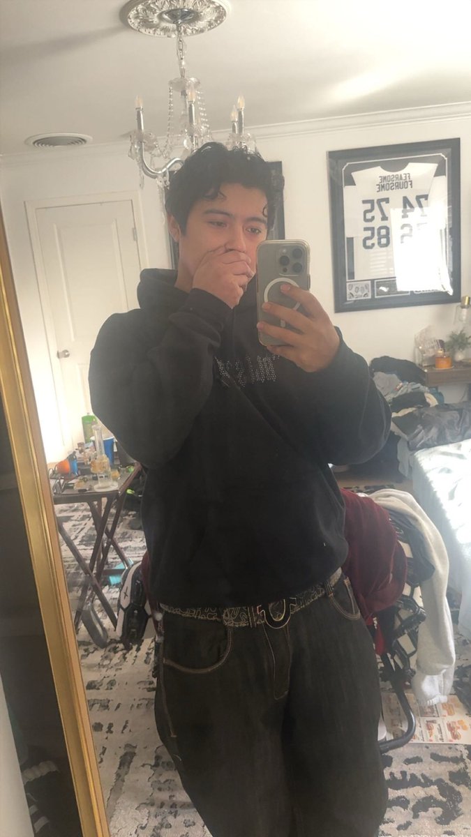 FukmenoFukyou's tweet photo. how do i get followers on here😭 https://t.co/4rvheRpj9N