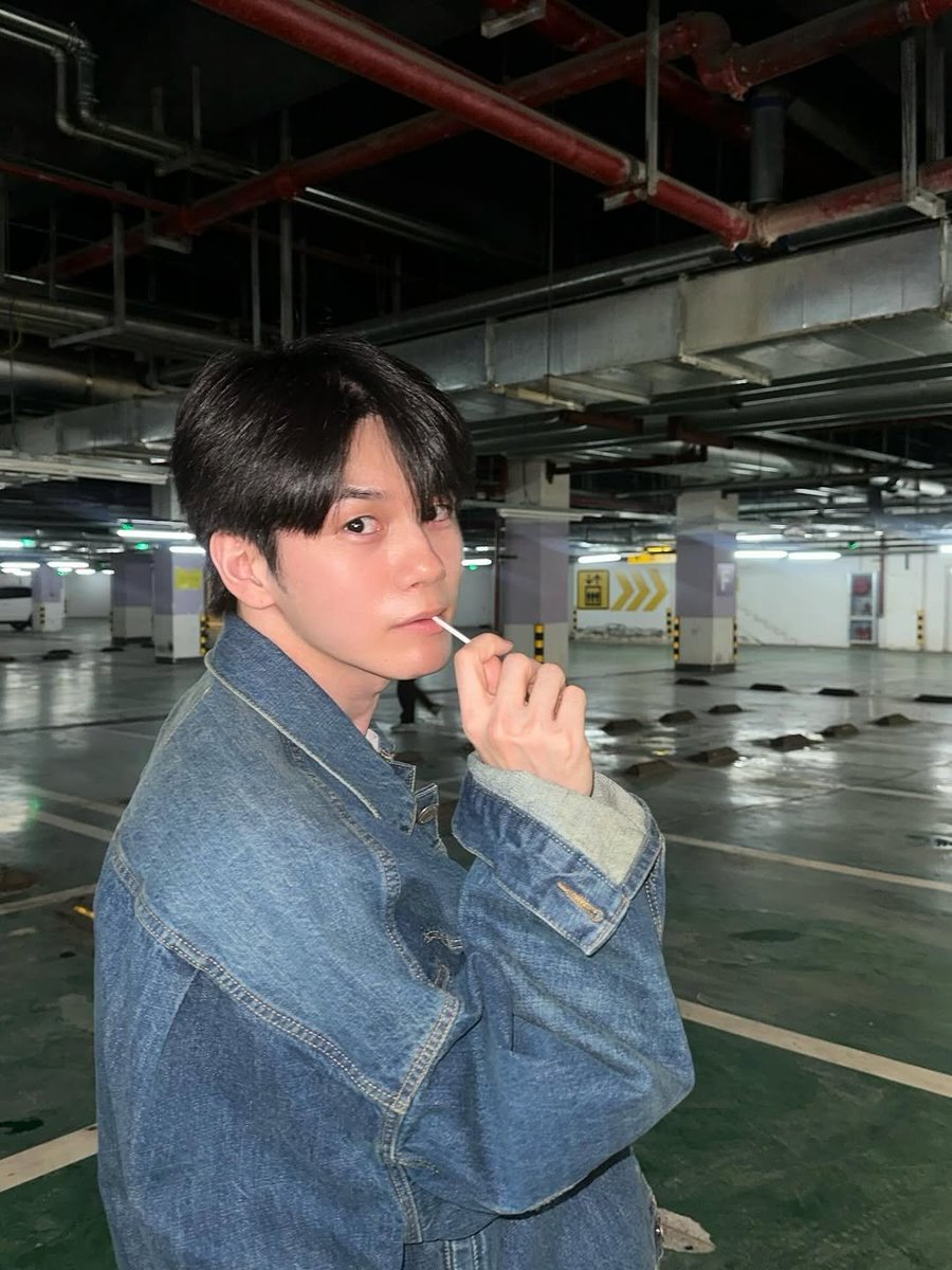 Pesona cowok tampan aku memang tanpa batas 🤫

#ONGSEONGWU #옹성우