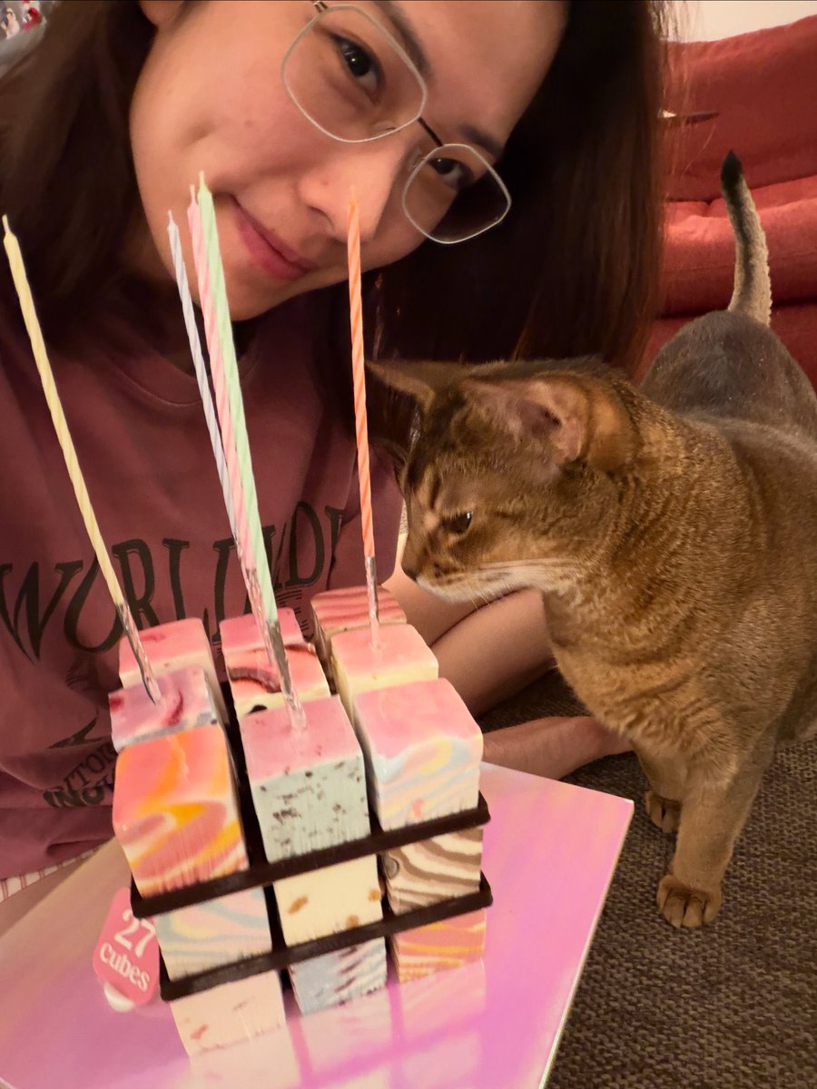 นั่น ลีออนจ้องของกินอีกแล้ว