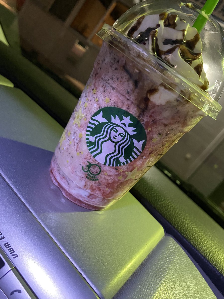 久々のスタバ投稿！！
先行販売いただきます