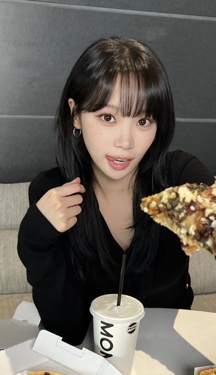 혀빼꼼☺️ 썸머즈 아니랄까봐 그언그동