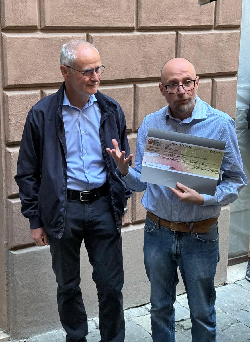 SinC_Italia's tweet photo. Una piacevole giornata ieri in compagnia degli amici di Millenovecentoquattro con la serata del “Ce lo… Ce lo… Manca Party” con cui l'associazione ha portato a compimento il percorso dell'Album delle figurine dello sport... 👇
https://t.co/mwnTRc4mis https://t.co/Fk45qf9vI3