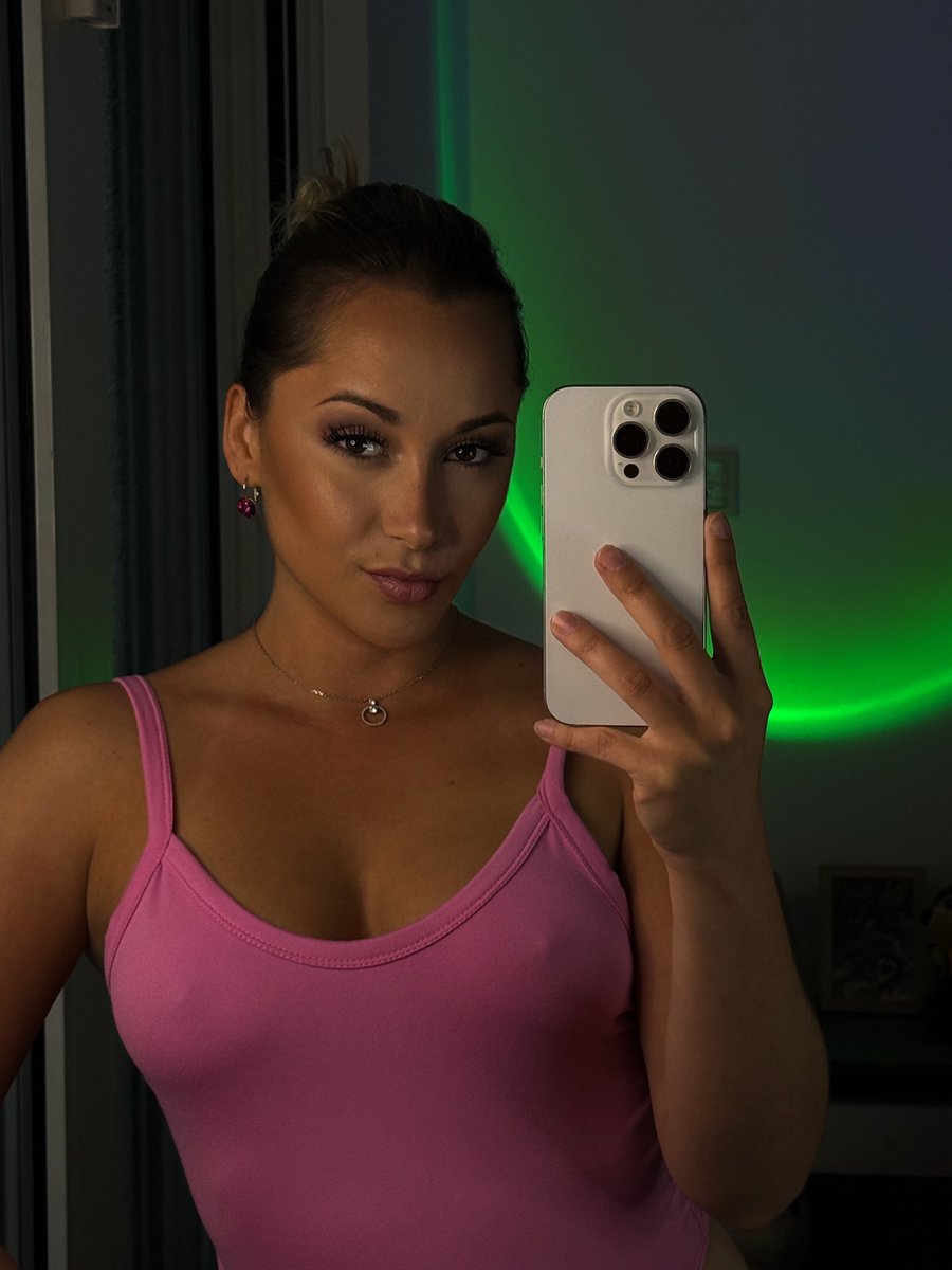 Princess23117's tweet photo. Ahoj zlato, právě běží 60% sleva na můj OnlyFans💦.. přijď se podívat na nové fotky a pokecat se mnou do zpráv😈.. o čem to bude, nechám na tobě 😘.. 

https://t.co/SjmPgUSknn https://t.co/sHKnkVHAnO