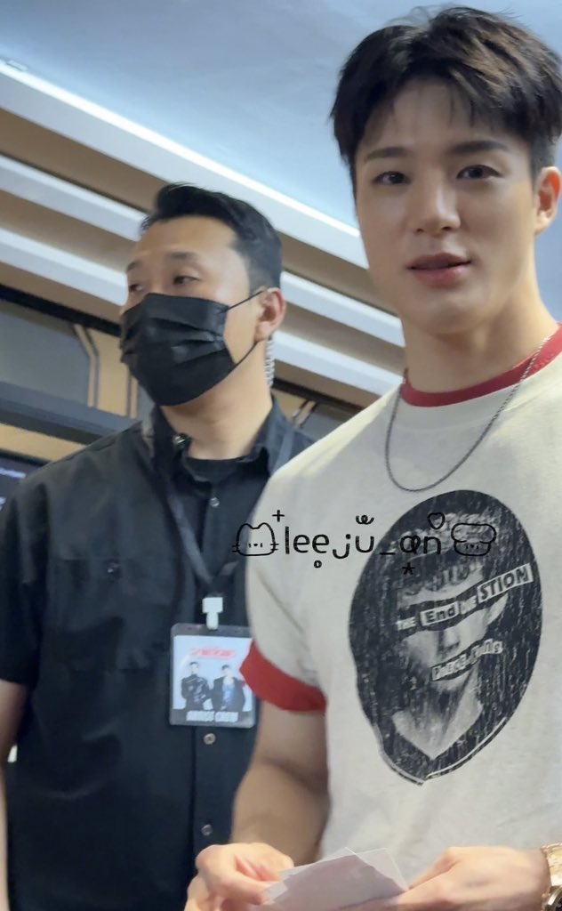 หล่อชหหล่อสะอาดเหมือนอาบน้ำทุกสามนาที หนุ่มตี๋ที่จริงใจ 😭