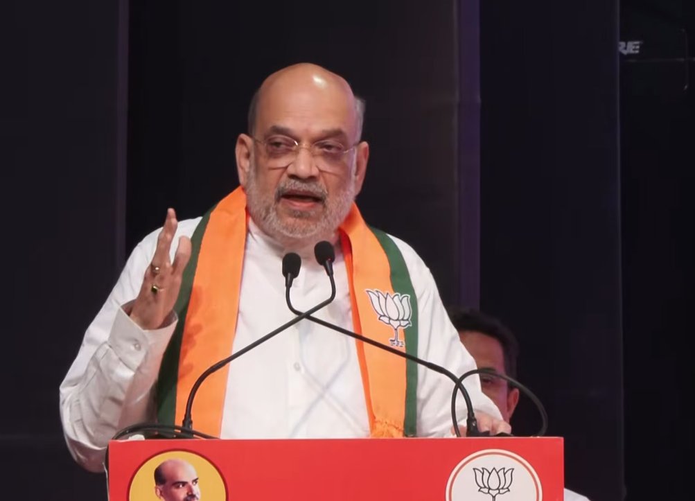 कई साल से कांग्रेस कई जगह से चुनाव नहीं जीत रही है। अभी-अभी उन्हें मालूम पड़ गया है कि चुनाव जीतना असंभव है तो चुनाव की प्रक्रिया को ही बदनाम कर दो।

इसलिए कांग्रेस के प्रमुख नेता राहुल गांधी जी ने कभी ईवीएम, कभी मतदाता सूची तो कभी एसआईआर पर कीचड़ उछालने का प्रयास किया।

लेकिन