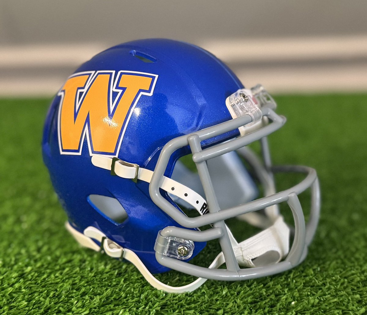 mm_helmets's tweet photo. Wahoo Warriors (NE) 
@Wahoo_Football https://t.co/Eog6PtrpVB
