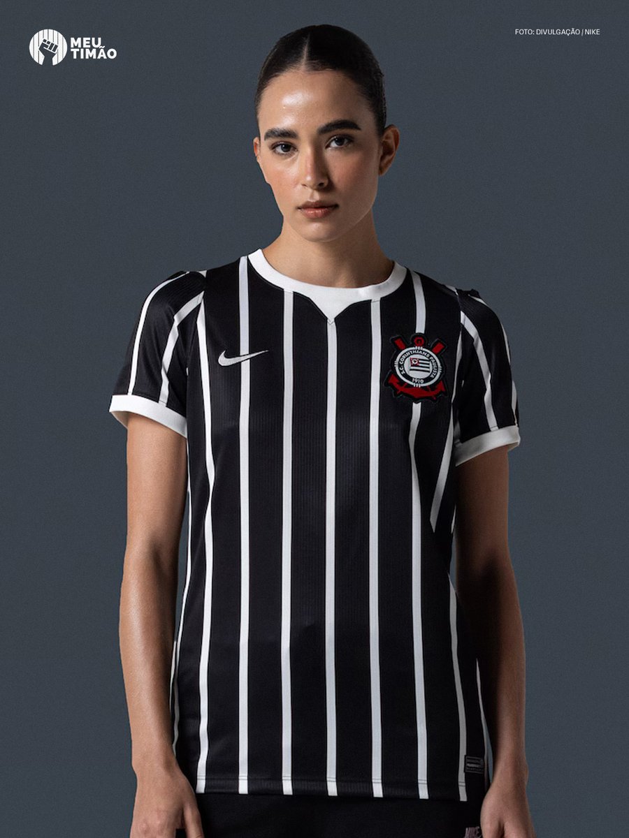 MeuTimao's tweet photo. Corinthians e Nike lançam o novo uniforme para 2026/27 em homenagem ao dia 5 de dezembro de 1976, o dia que o Timão invadiu o Maracanã! ⚫️⚪️🔥

Compre a sua em https://t.co/Eb5cTamZUu https://t.co/PRosRSDtPP