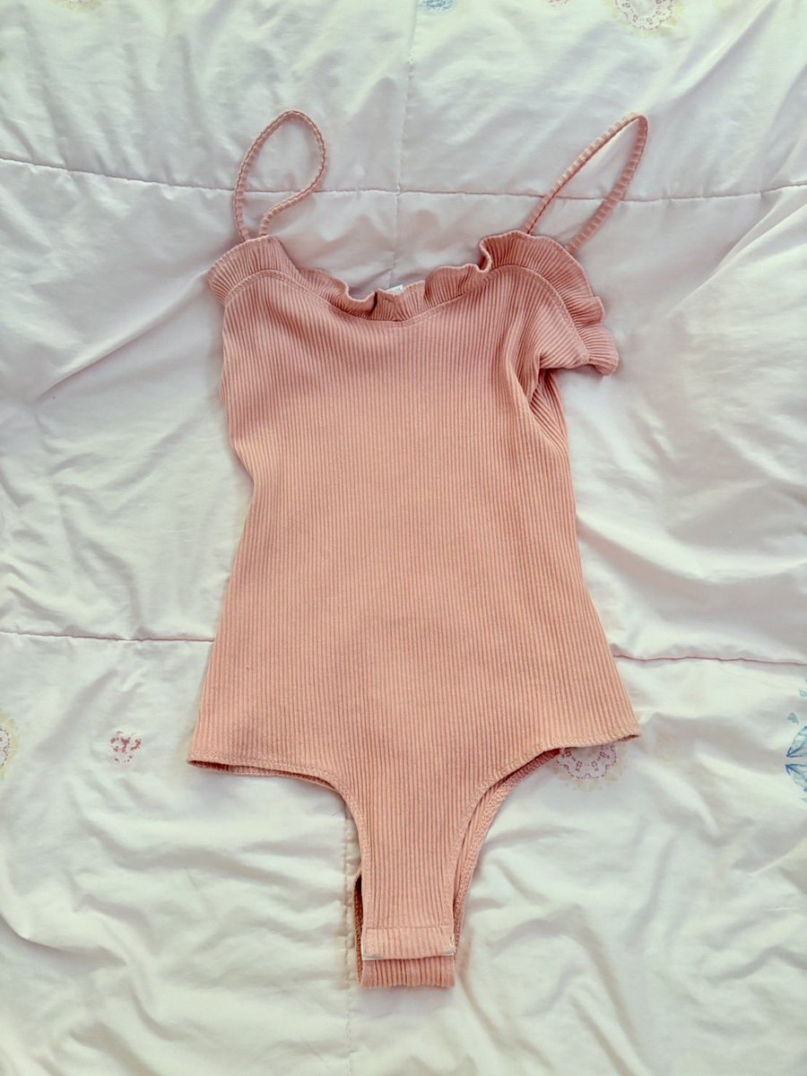 soloistw's tweet photo. 20.-🤍🐰 size s-m (32-38) 
#ส่งต่อfeelfree #feelfreebkk #ส่งต่อกางเกง #ส่งต่อเสื้อผ้ามือ2 #ส่งต่อcintage #promthong #ส่งต่อbeming #stylist #ส่งต่อเสื้อผ้า #ส่งต่อเสื้อผ้าแบรนด์ไอจี https://t.co/OUbEeNvScf