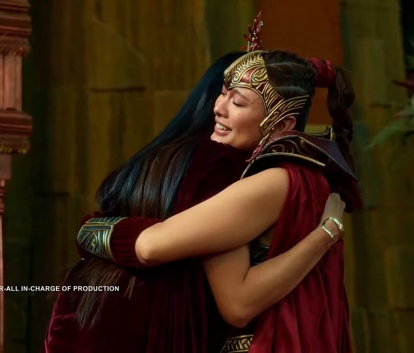 Tine20Max's tweet photo. finally na yakap na din nila Mira at Flamarra ang isa't-isa. Ang tagal nilang nanabik sa yakap ng isa't-isa.

#SanggreIvoLiveEncantadia https://t.co/EehvWqJogz
