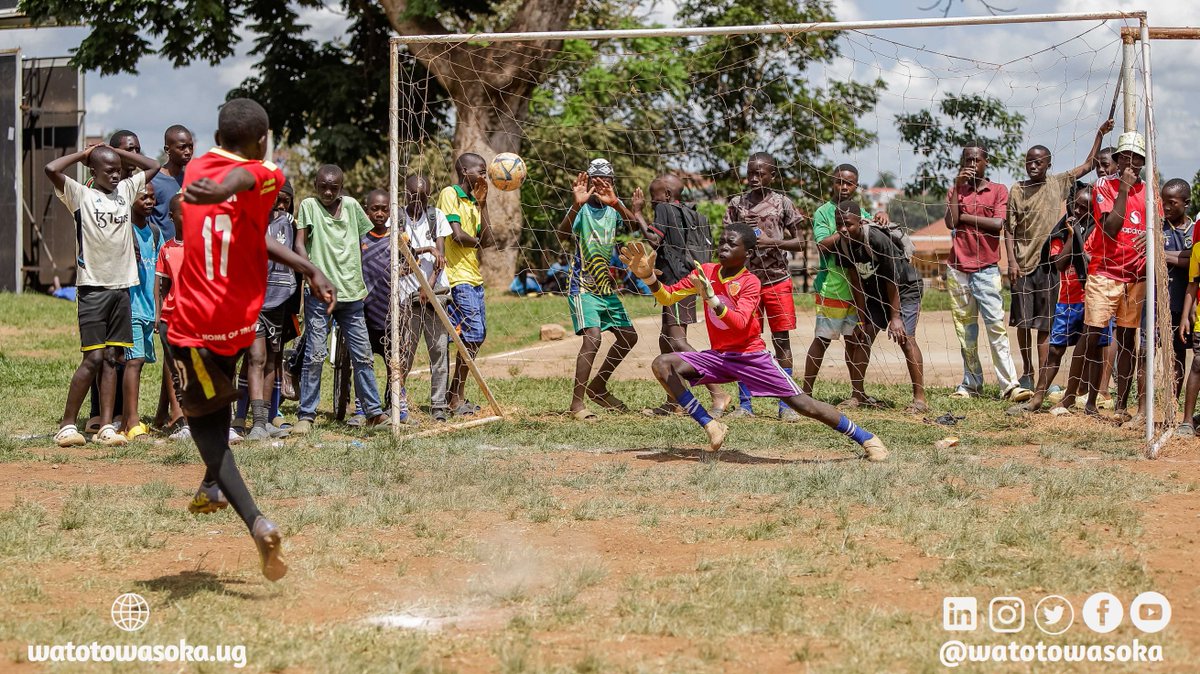 WatotoWasoka's tweet photo. Over 2,000 youngsters, featuring U-13 boys and U-14 girls from communities across Kampala and surrounding areas, came together for one of East Africa’s biggest grassroots football tournaments focused on using football for social change.
#WatotoWasoka #SlumsDerby https://t.co/tQCQkMk1WB