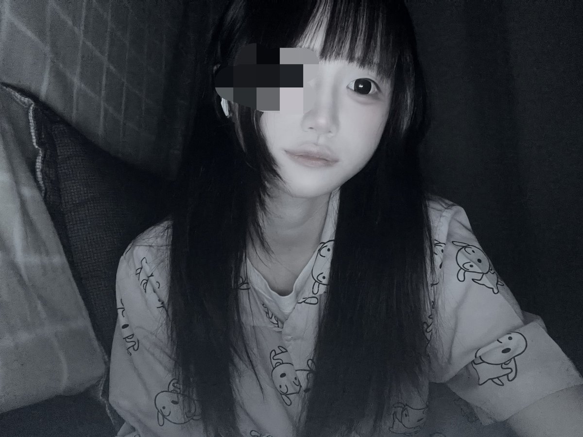 모크 tweet media