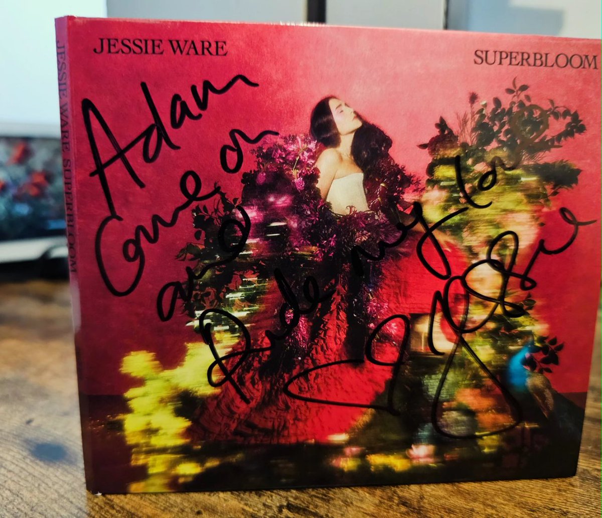 rainonme85's tweet photo. Massive thank you to @JessieWare and @BanquetRecords - i love these so much 💙🖤❤️ #superblooom #jessieware #ride #personallysigned #vinyl #cd #banquetrecords https://t.co/3SyGjf4ko8
