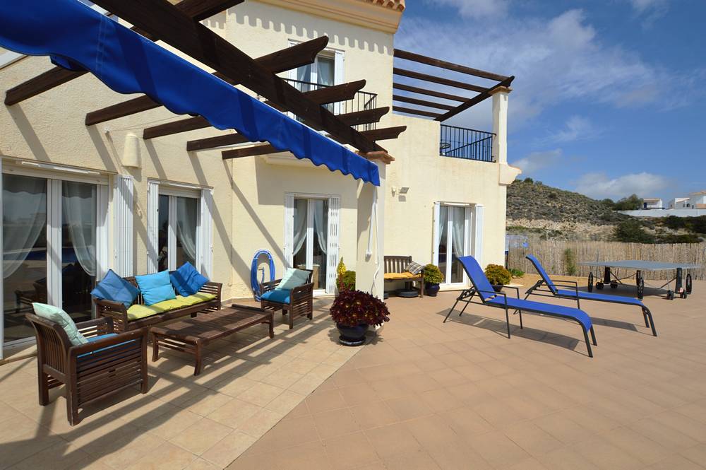 OliveHouseprops's tweet photo. OLV2096 Bedar (Almeria) €525,000
https://t.co/W0mhwo8GVP
Luxury villa 🇪🇸 4 bedrooms | 3 bathrooms | Large pool | Panoramic Mediterranean &amp; mountain views 🌊⛰️Modern interiors, spacious terraces, roof terrace, and over 11,000m² of private land. Mediterranean living at its best! https://t.co/xteIGlUwOr
