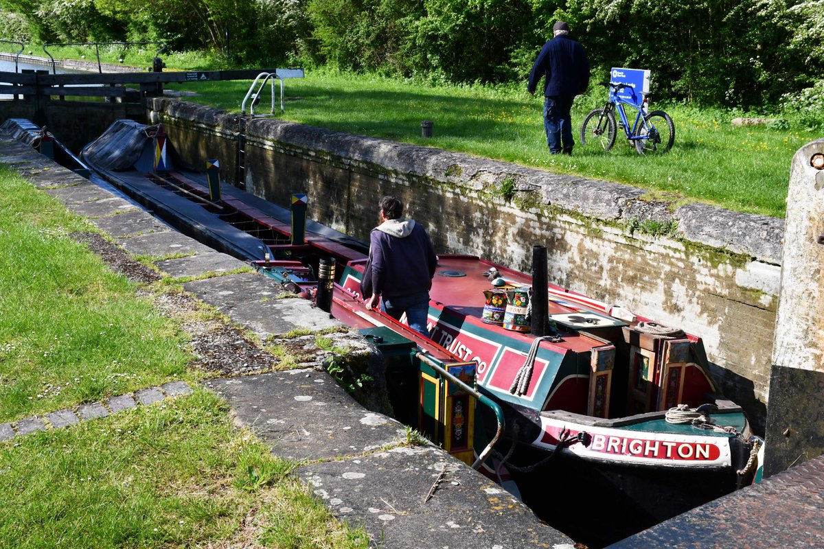 retired_tom's tweet photo. My photos from #May 2023

@CanalRiverTrust #GrandUnionCanal #Ivinghoe #Lock #Bridge #Narrowboat #Reflections

#Canals &amp; #Waterways can provide #Peace &amp; #calm for your own #Wellbeing #Lifesbetterbywater #KeepCanalsAlive https://t.co/db7xbsnsOY