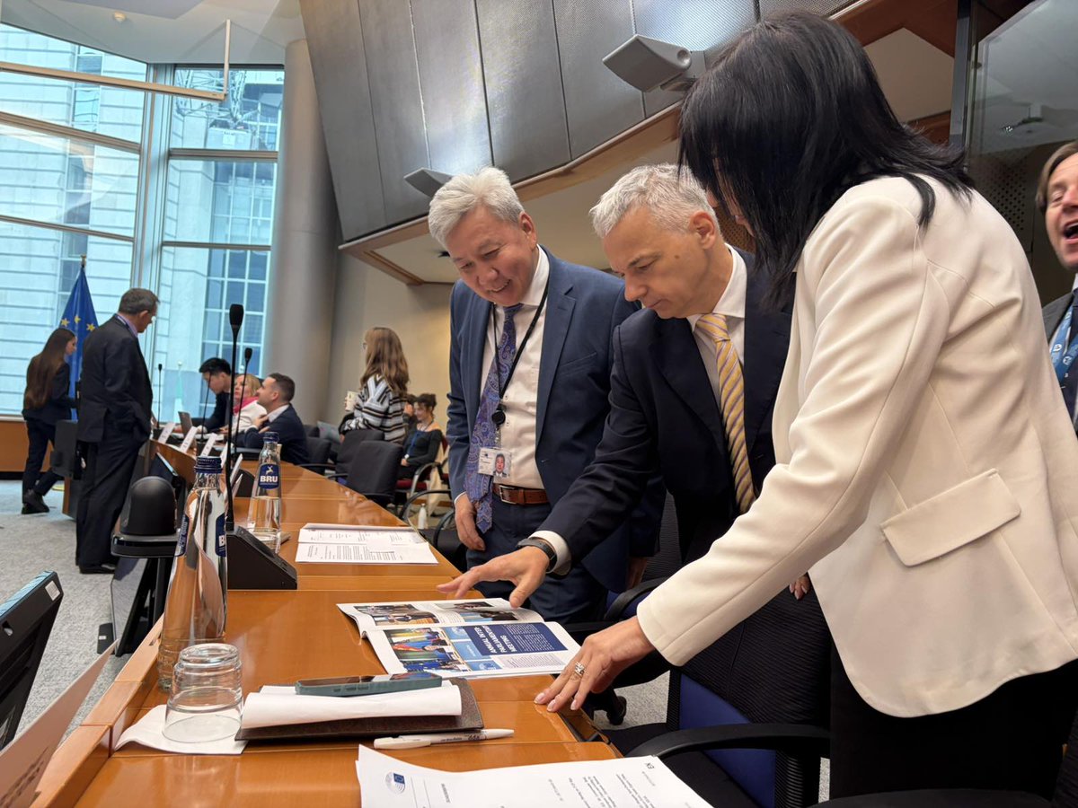 MngEmbBrussels's tweet photo. Европын парламентын Төв Ази, Монголтой харилцах бүлгийн 2026 оны 5 дугаар сарын 7-ны өдрийн ээлжит хуралдаанд Элчин сайд Л.Болд оролцож танилцуулга хийв.
https://t.co/hSNtxSxI4B https://t.co/qjogLmpwXY