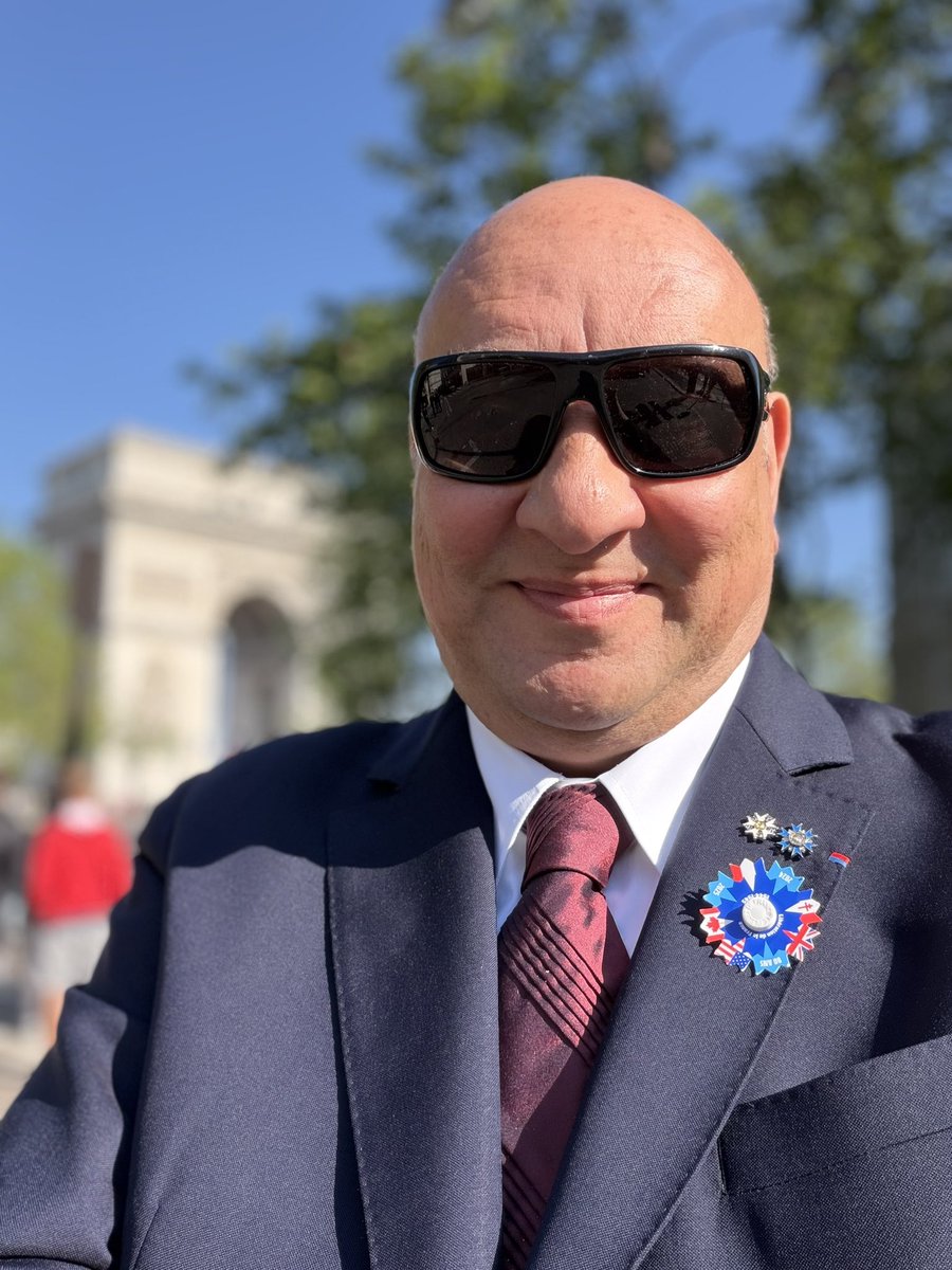 PRV_WORLD's tweet photo. Vive la France et Vive la liberté🇫🇷 https://t.co/HFBUarOn8P